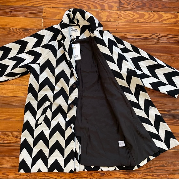 Milk and Biscuits chevron coat black and ivory size 9 10 NWT - Picture 7 of 10